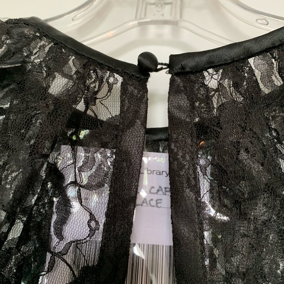 Black Lace Cape - Picture 9 of 11